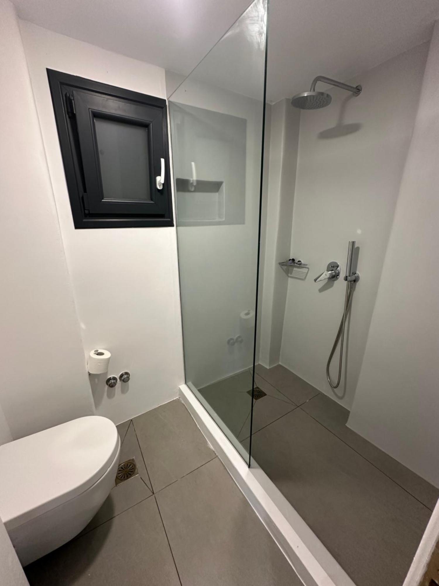 The Coast Suites Tourlos Extérieur photo
