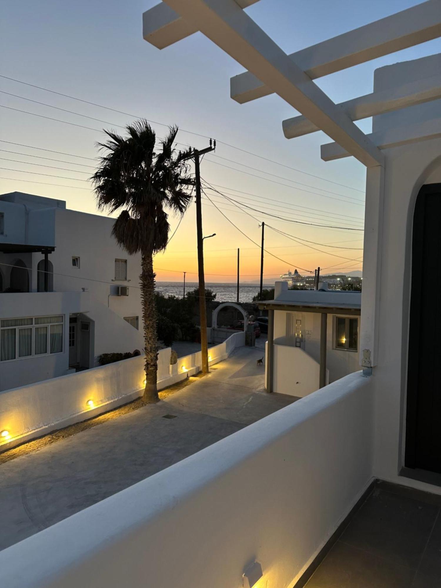 The Coast Suites Tourlos Extérieur photo